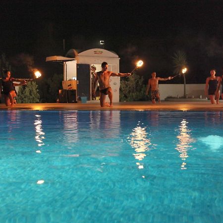Montauro Hotel Club Cala Longa מראה חיצוני תמונה