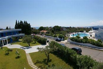 Montauro Hotel Club Cala Longa מראה חיצוני תמונה