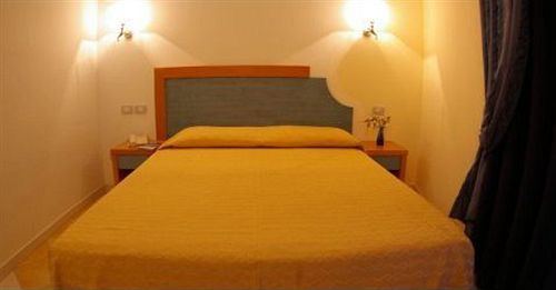 Montauro Hotel Club Cala Longa מראה חיצוני תמונה